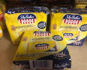 M.Y. San Skyflakes Cracker Garlic 250g