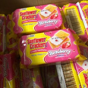 Sunflower Crackers Cream Sandwich Strawberry Flavor 190g